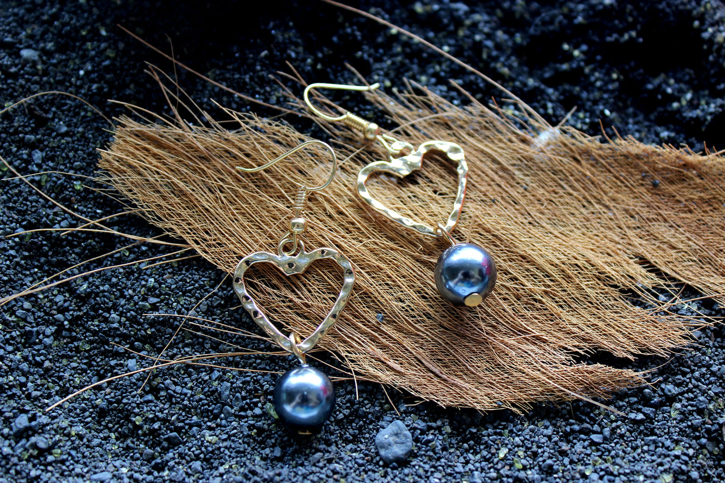 Love Heart: Hamilton Gold Earring with Shell Pearls