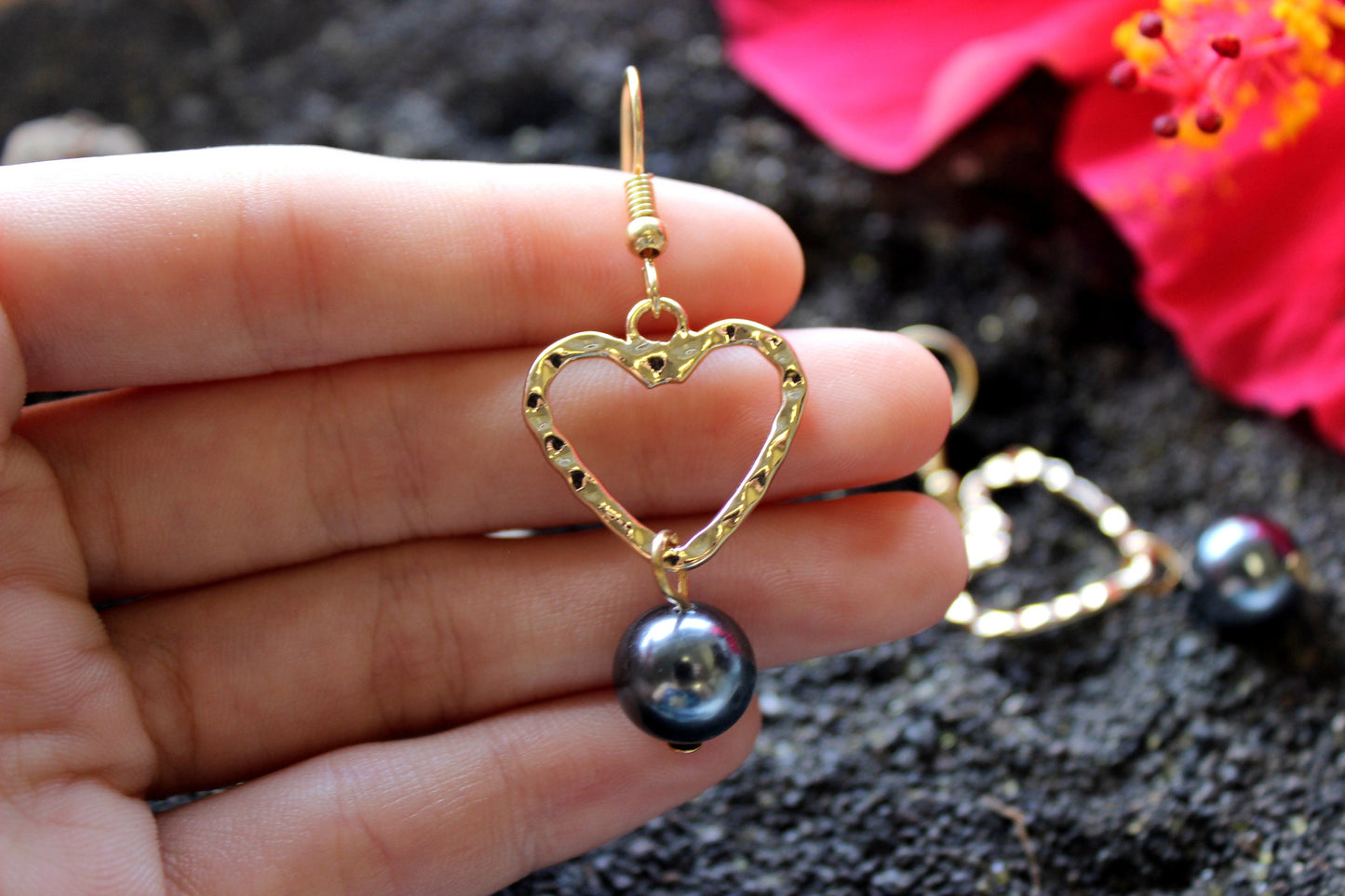 Love Heart: Hamilton Gold Earring with Shell Pearls