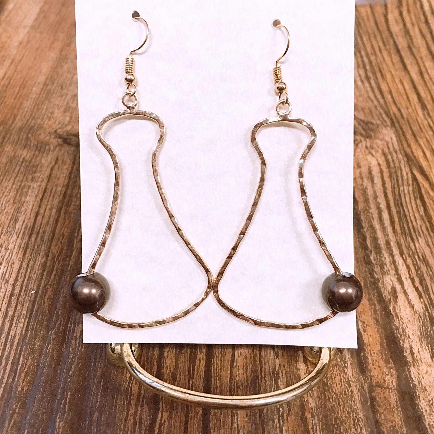 Hawaiian Poi Pounder: Hamilton Gold Earring with Shell Pearls