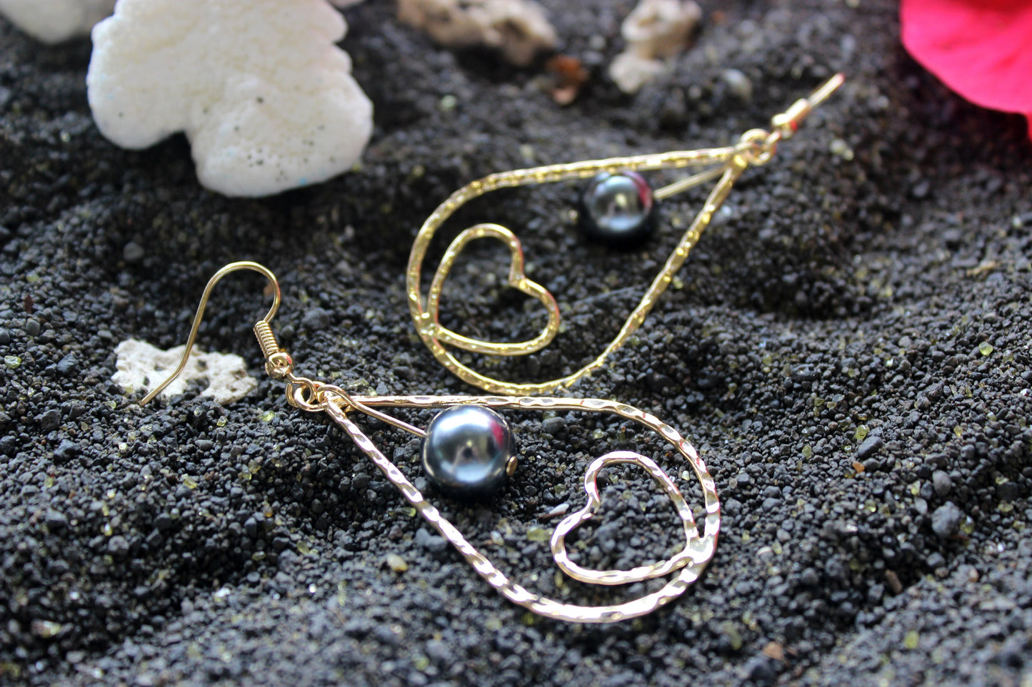 Teardrop Heart: Hamilton Gold Earring with Shell Pearls