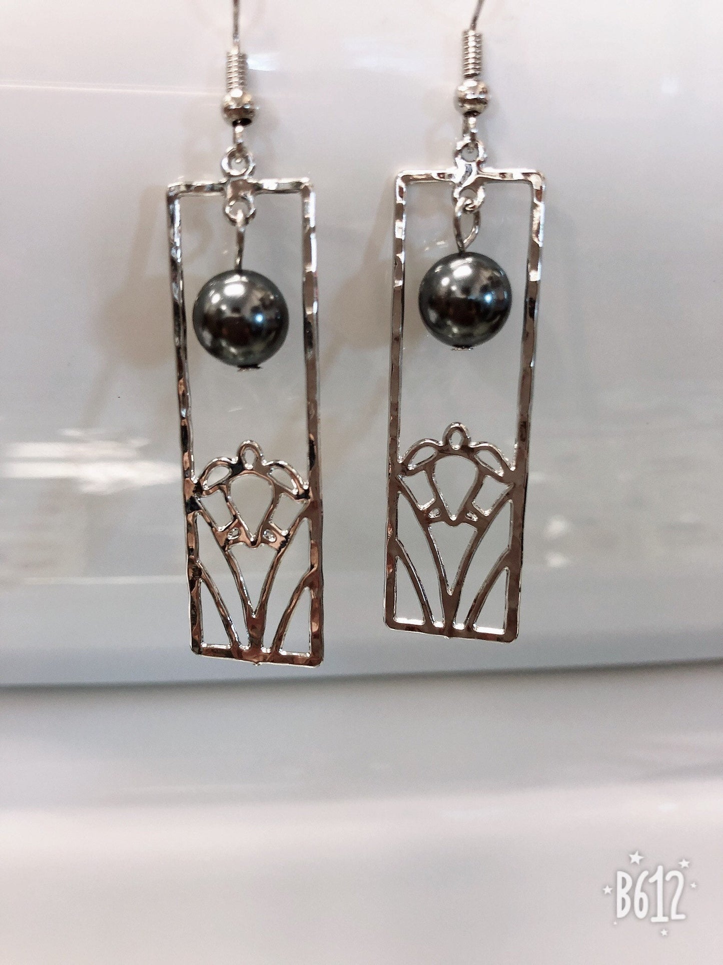 Hawaiian Honu Turtle Design: Hamilton Silver Earring with Shell Pearls