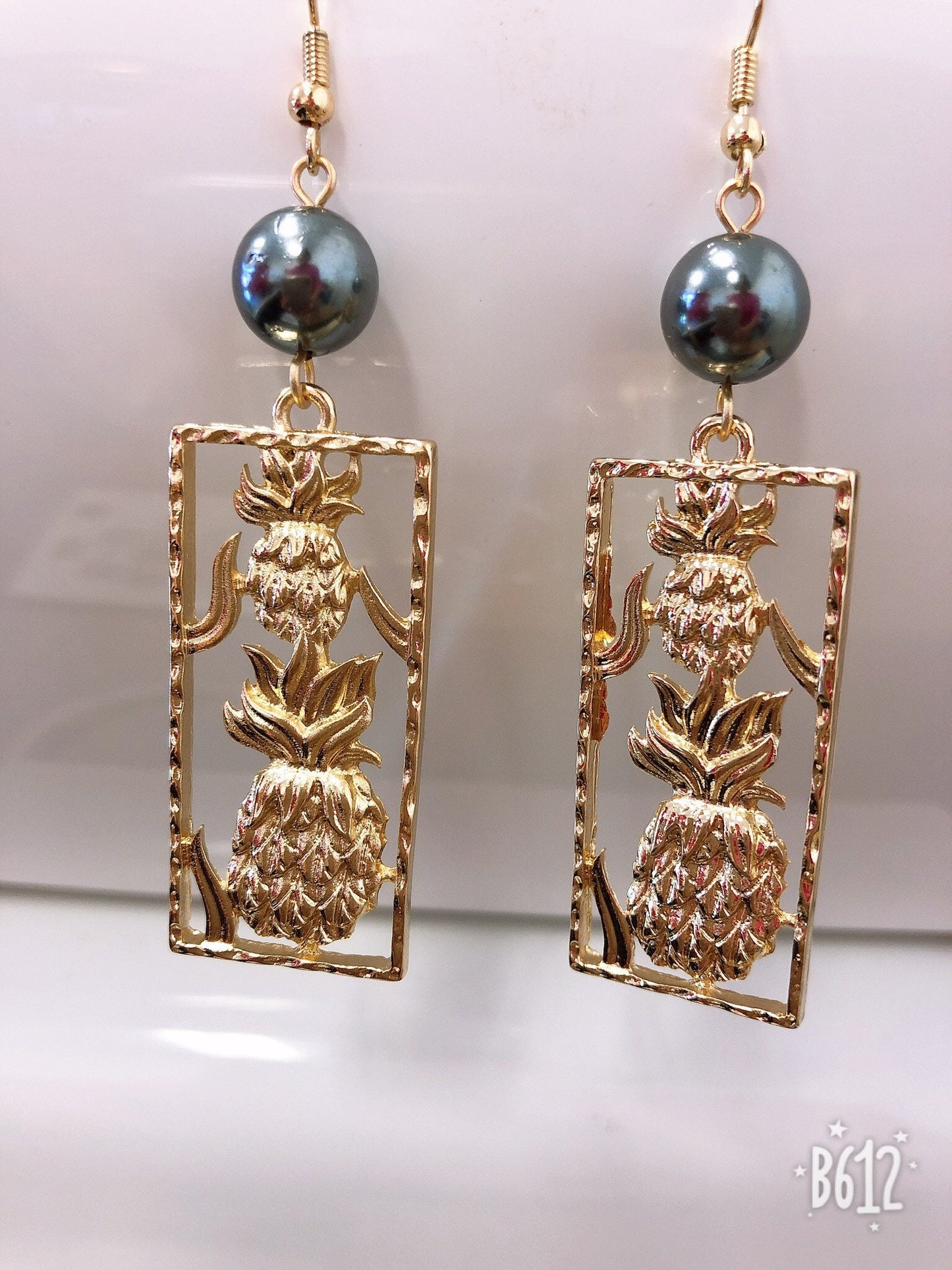 Rectangle Pineapple: Hamilton Gold Earring with Shell Pearls