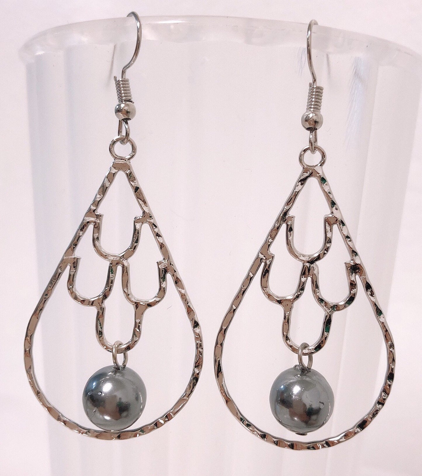 Mermaid Scales Teardrop: Hamilton Silver Earring with Shell Pearls