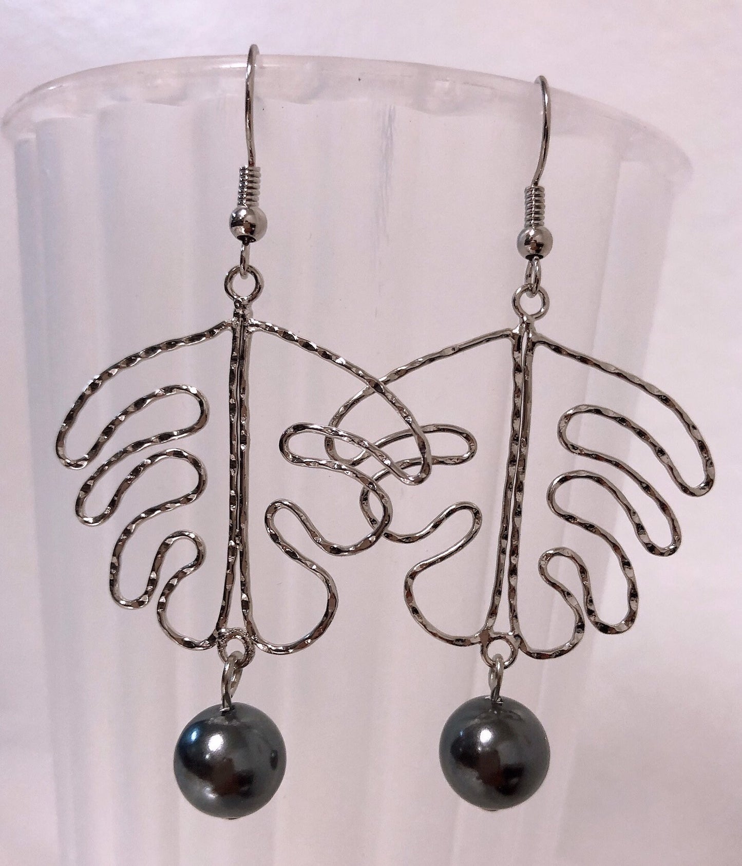 Monstera Wire: Hamilton Silver Earring with Shell Pearls