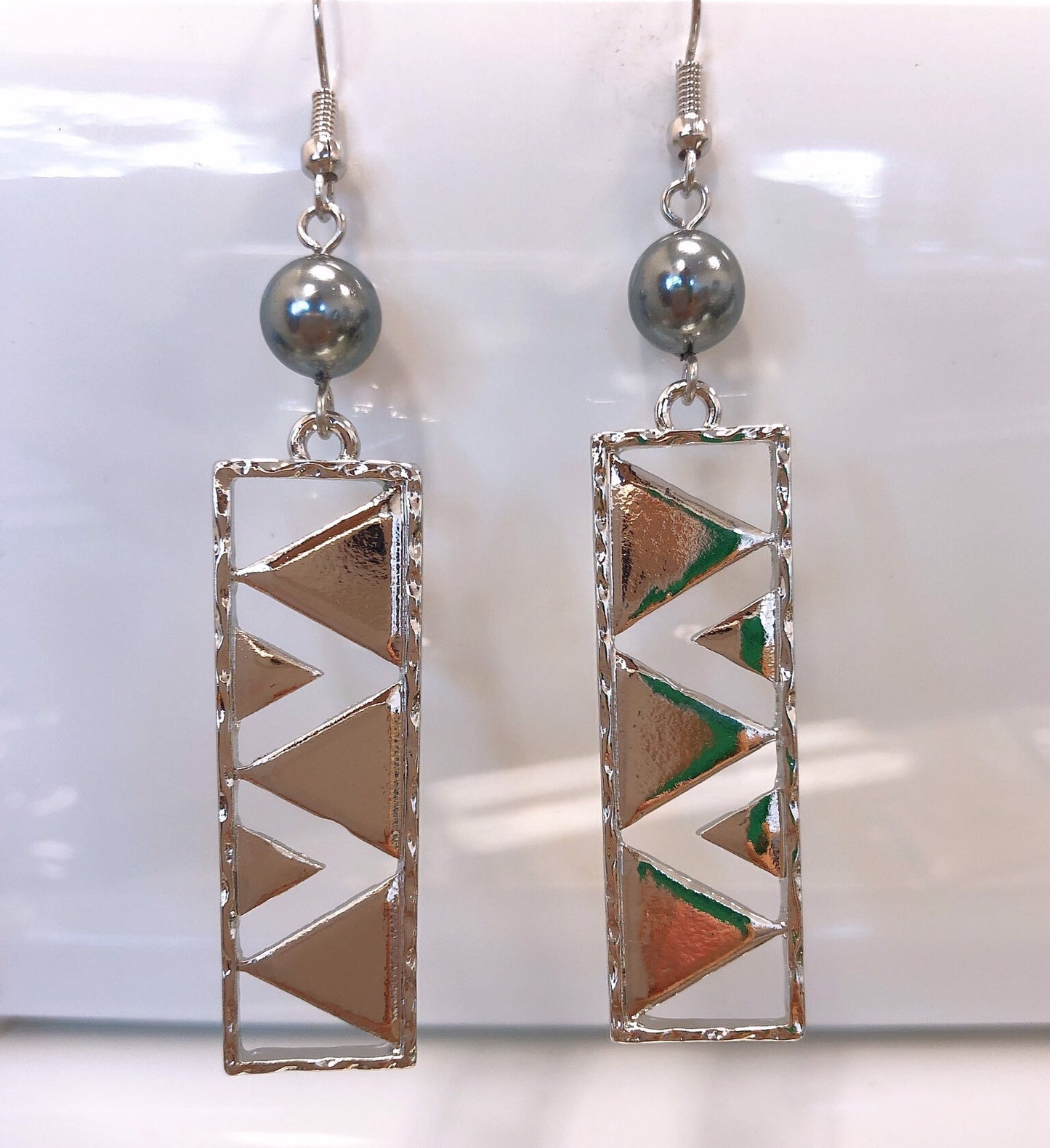 Mauna Kea : Hamilton Silver Earring with Shell Pearls