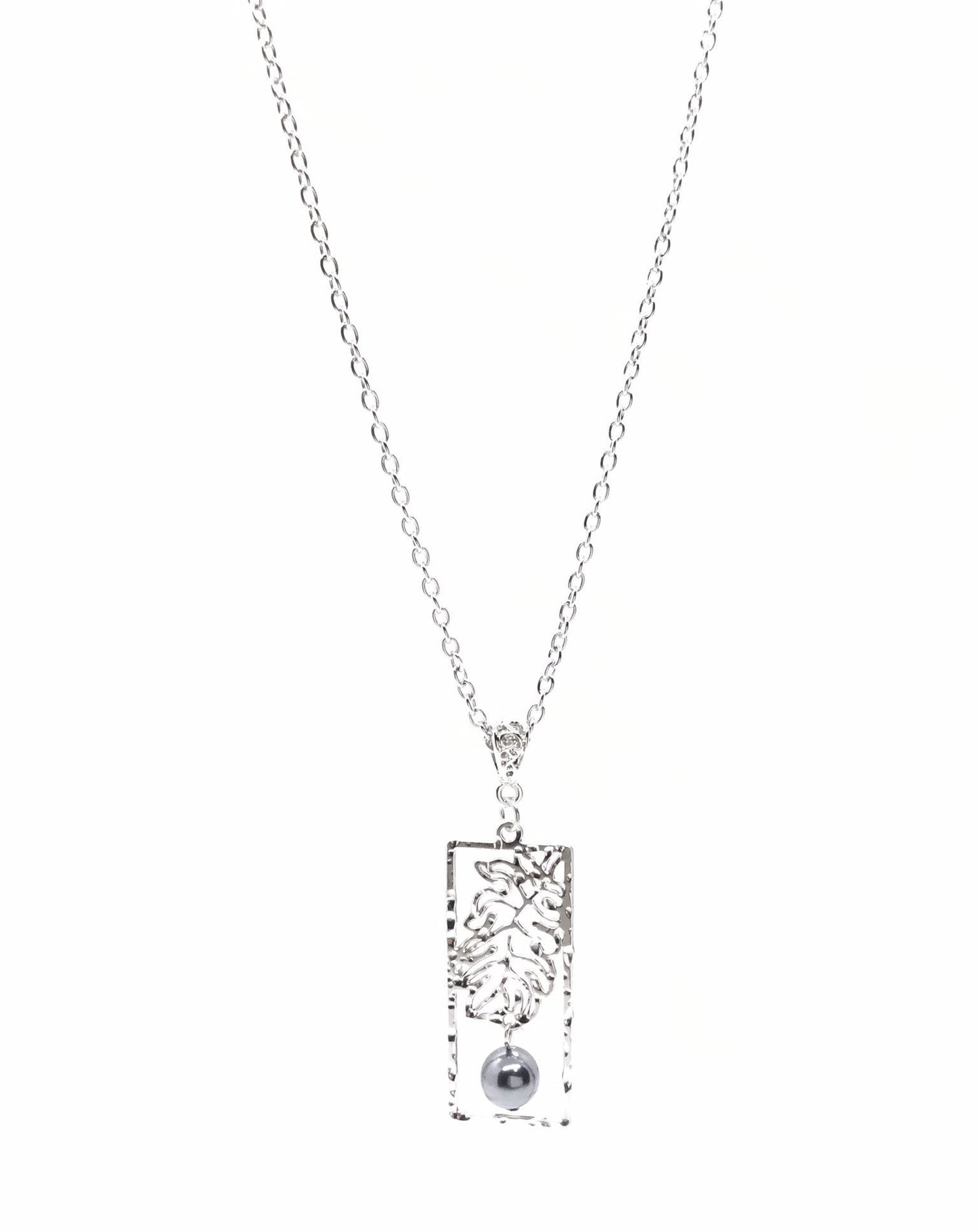 Hawaiian Ulu Leaf Design : Hamilton Silver Necklace with Shell Pearls