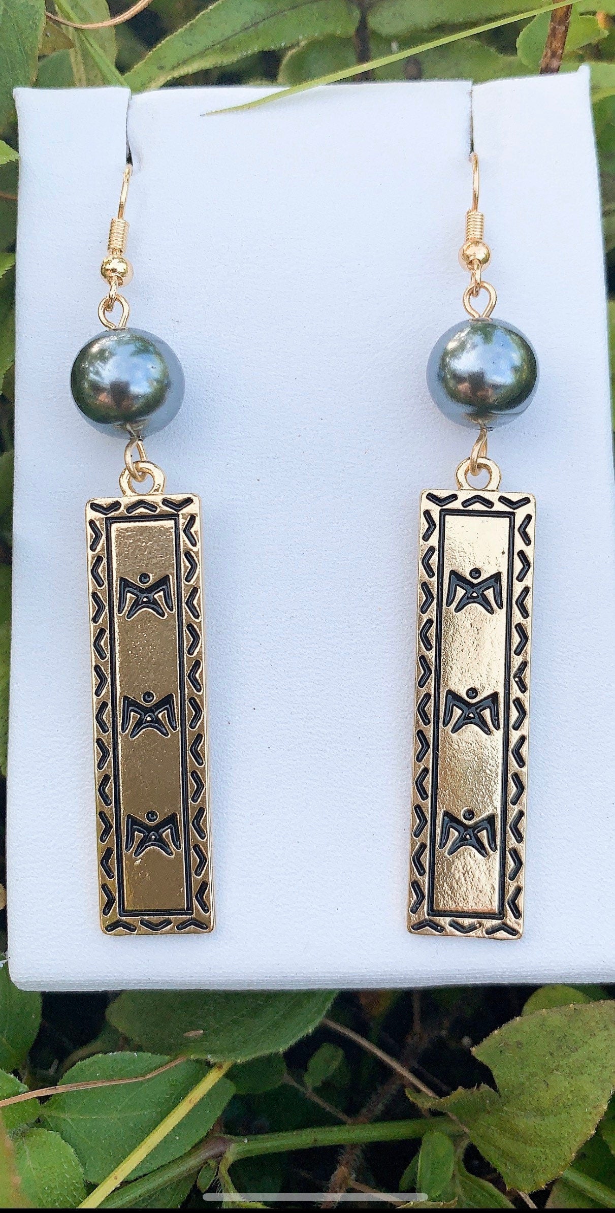 Tribal Black Iwa Bird Tattoo Rectangle: Hamilton Gold Earring with Shell Pearls