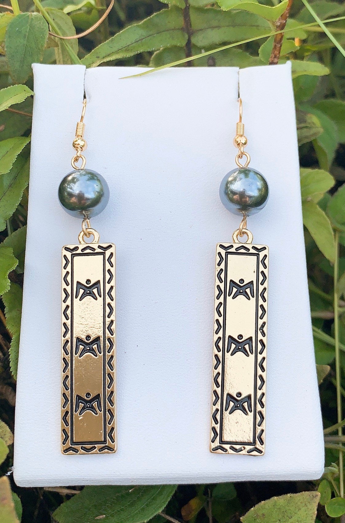 Tribal Black Iwa Bird Tattoo Rectangle: Hamilton Gold Earring with Shell Pearls