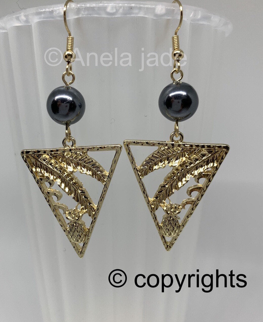 Hawaiian Tropical Banana Leafs and Pineapple : Hamilton Gold Earring with Shell Pearls
