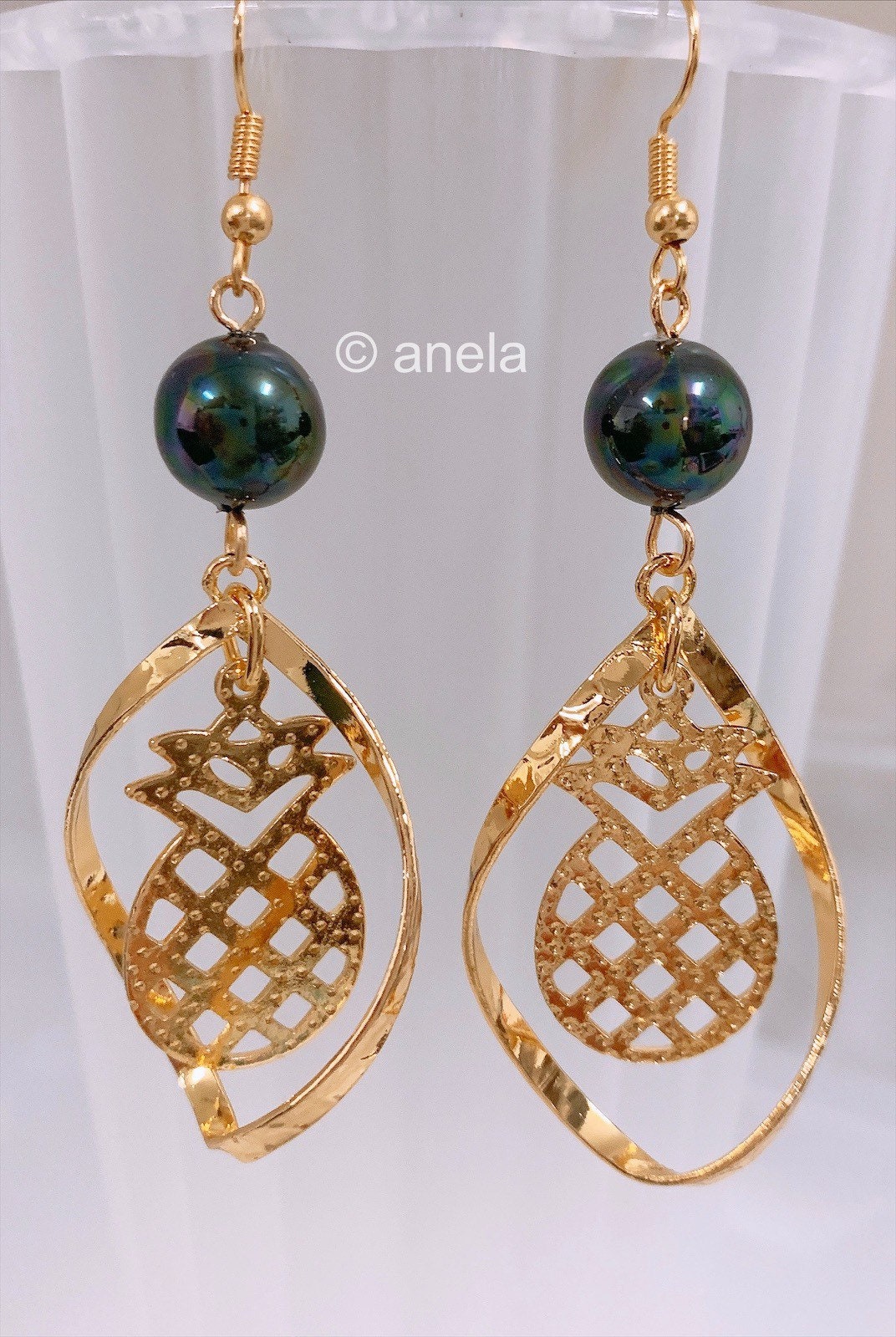 Spiral Pineapple: Hamilton Gold Earring with Shell Pearls new color