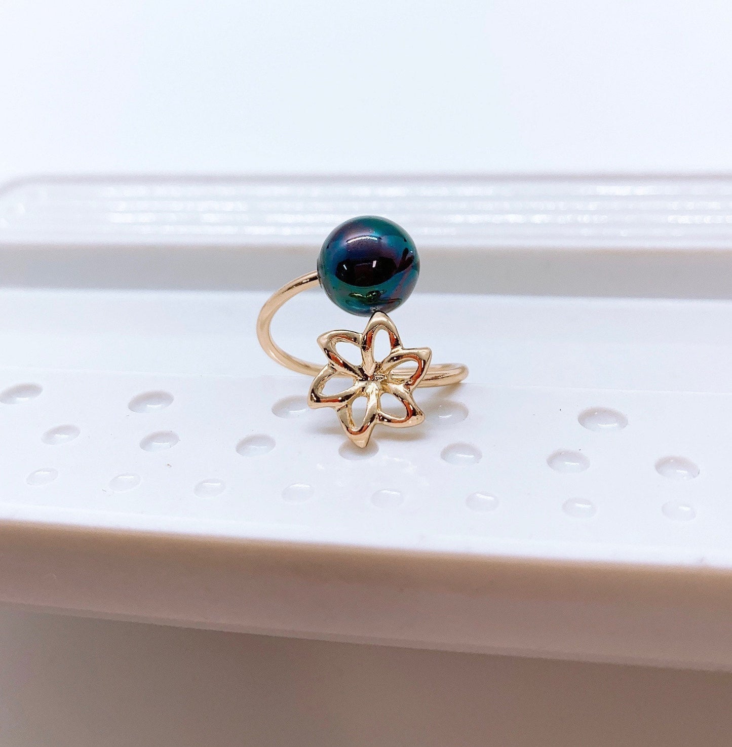 Hawaiian Hamilton Gold Double Plumeia Flower ring with new Peacock black pearls