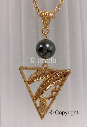 Hawaiian Tropical Banana Leafs and Pineapple : Hamilton Gold Earring with Shell Pearls