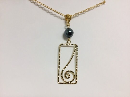 Spiral Rectangle: Hamilton Gold Earring with Shell Pearls