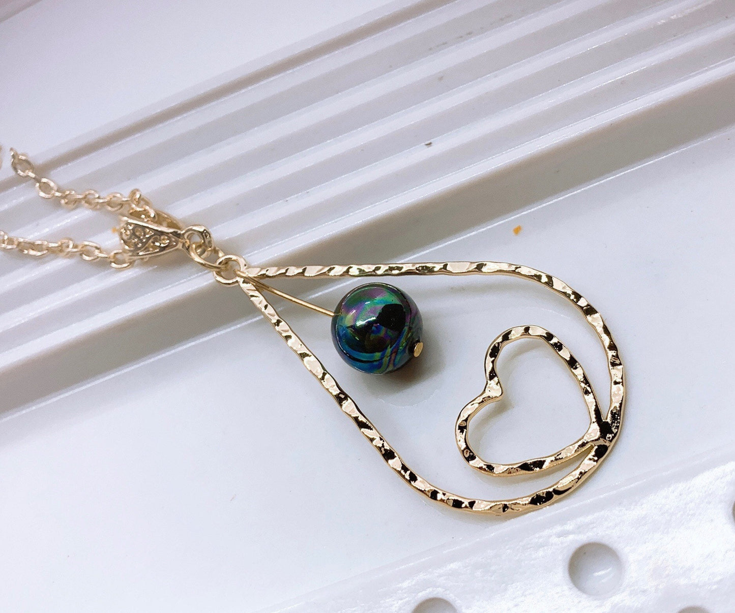 Teardrop Heart: Hamilton Gold Earring with Shell Pearls