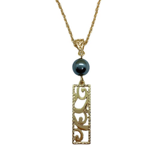 Hawaiian Waves Rectangle : Hamilton Gold Earring with Shell Pearls