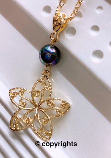 Hawaiian Plumeria Flowers Earrings : Hamilton Gold Earring with Shell Pearls