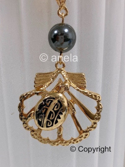Hawaiian Sunrise Shell with Turtle:Hamilton Gold Earring with Shell Pearls