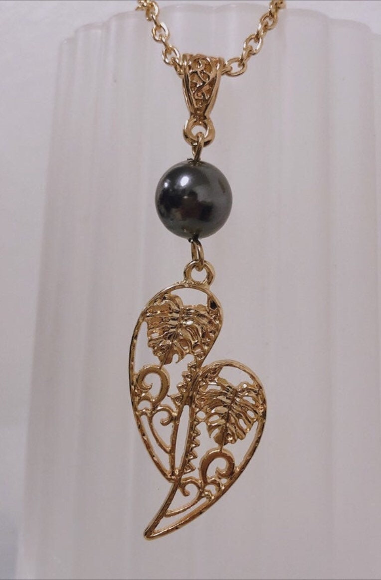 Hawaiian Monstera Leaf Angel Wings Design: Hamilton Gold Earring with Shell Pearls