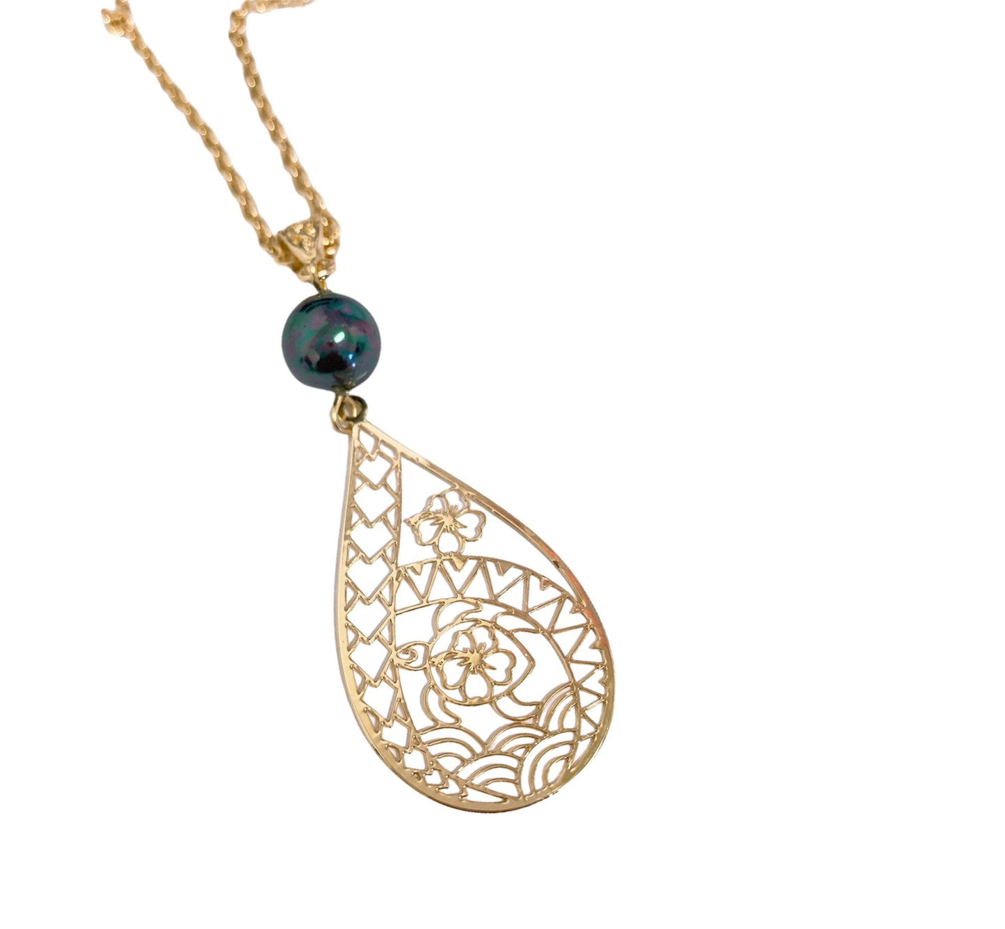 Hawaiian Honu Sea Turtle Hibiscus Flowers earrings : Hamilton Gold Earring with Shell Pearls
