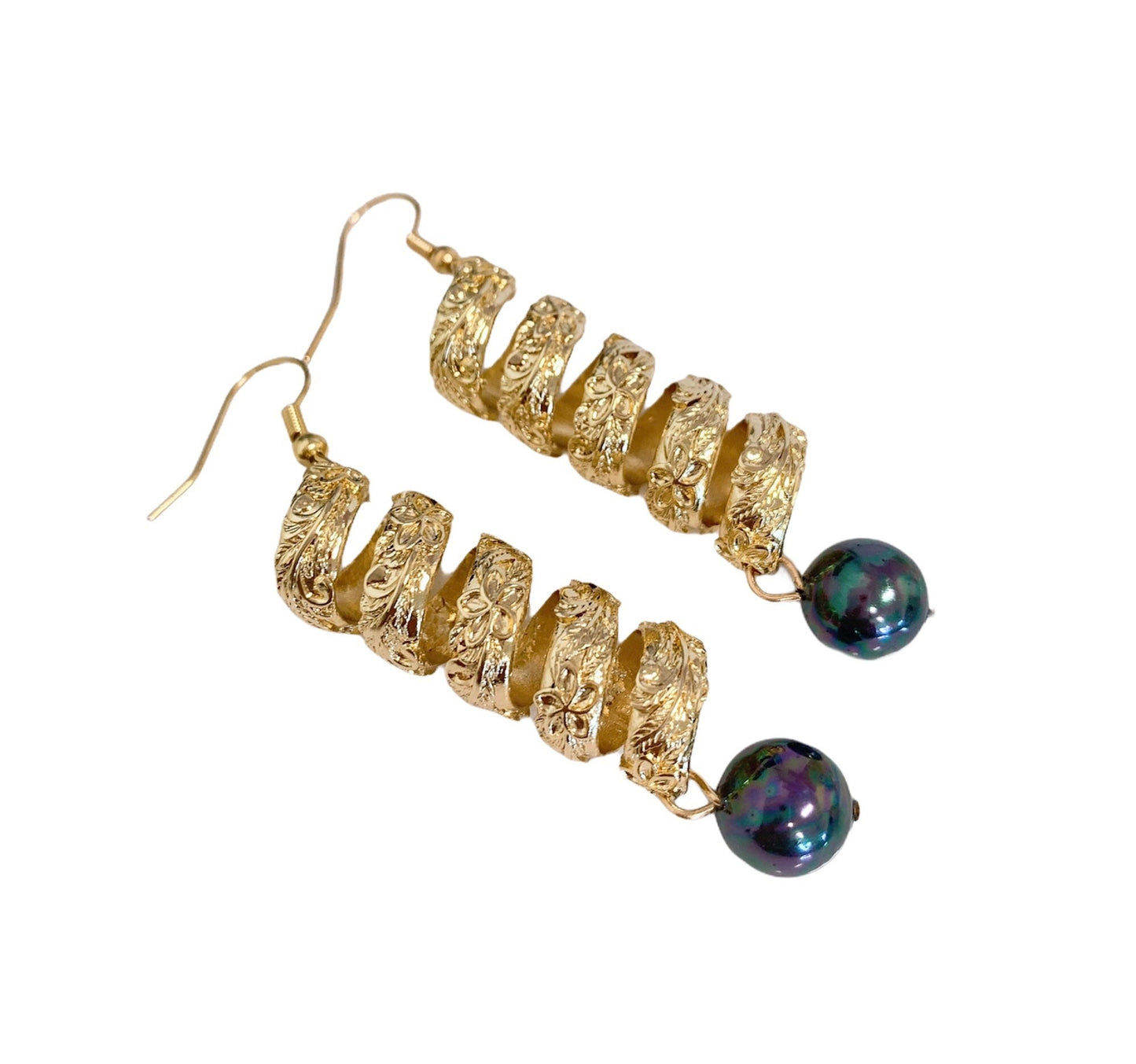Hawaiian Plumeria Flowers Spiral Design Earrings : Hamilton Gold Earring with Shell Pearls