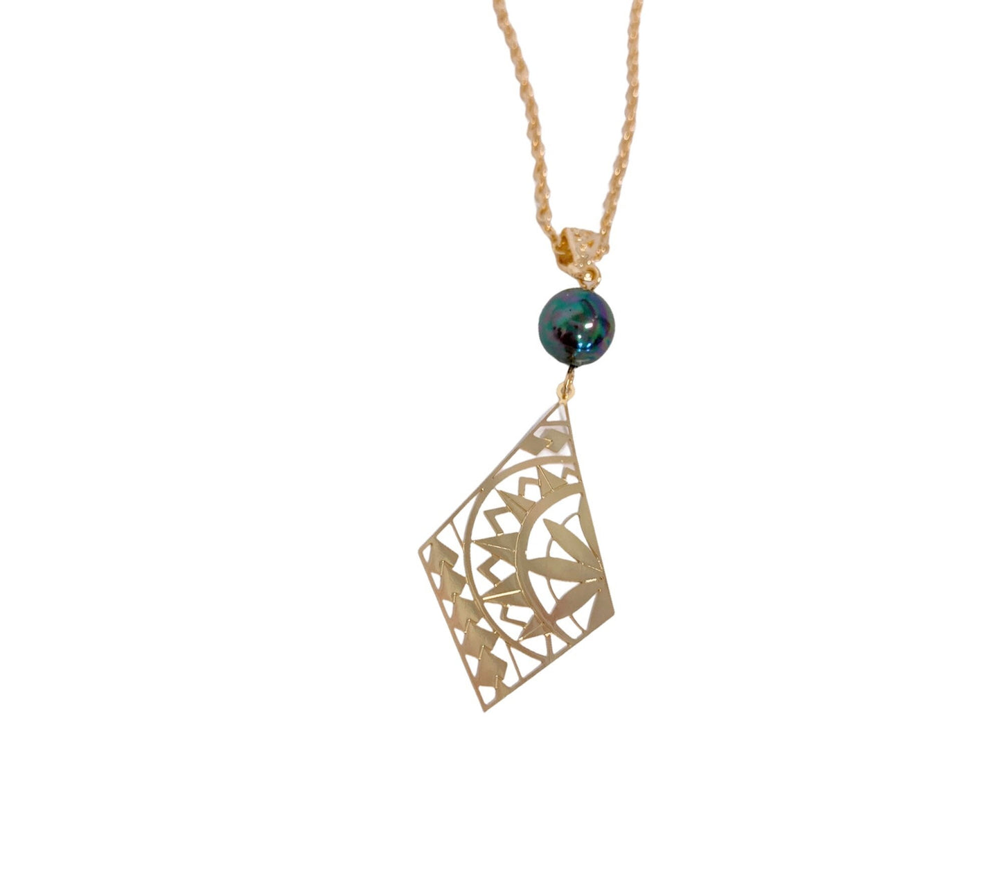 Hawaiian Tiare Flowers Tribal Diamond Shape : Hamilton Gold Earring with Shell Pearls