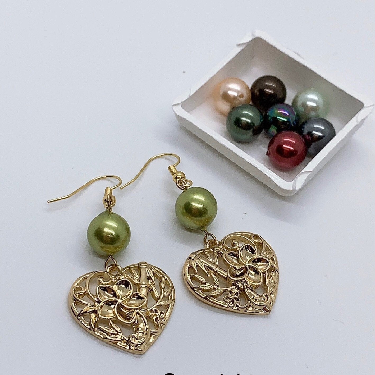 Heart with Bamboo and Plumeria Flowers: Hamilton Gold Earring with Shell Pearls