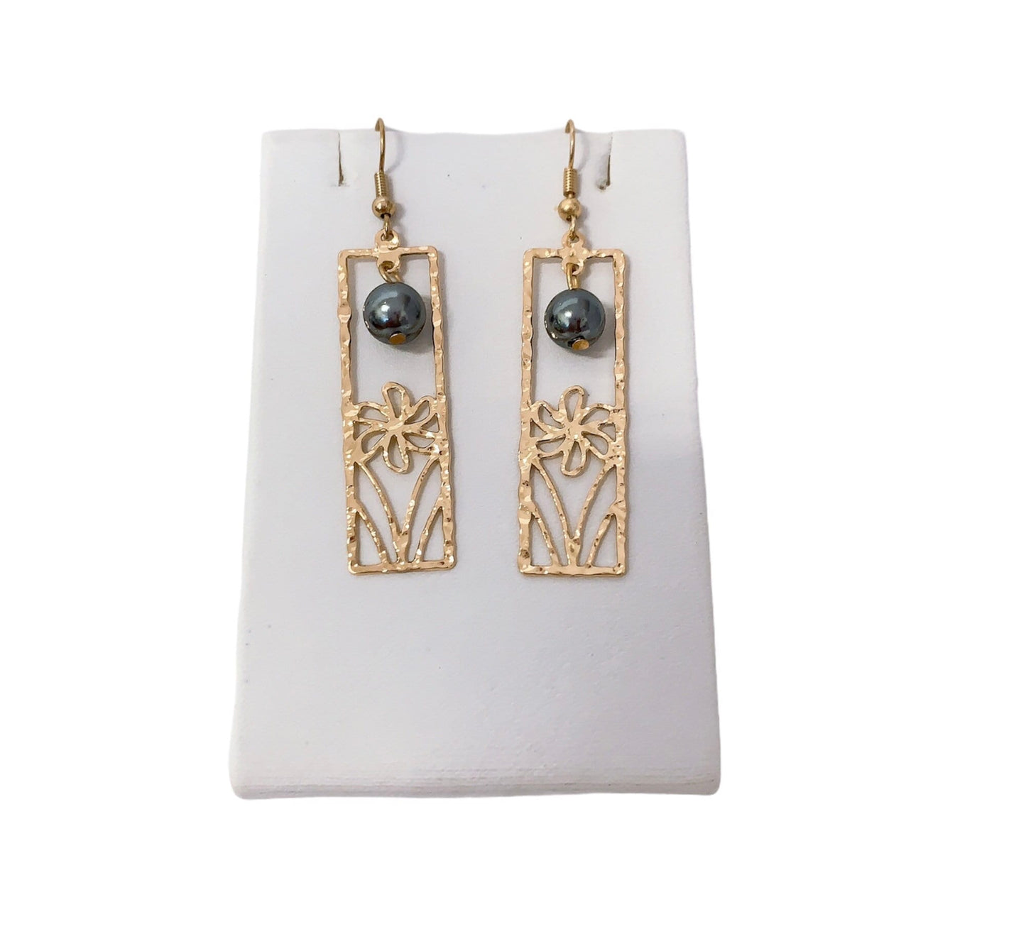 Hawaiian Small Tiare Flower Rectangle Design: Hamilton Gold Earring with Shell Pearls