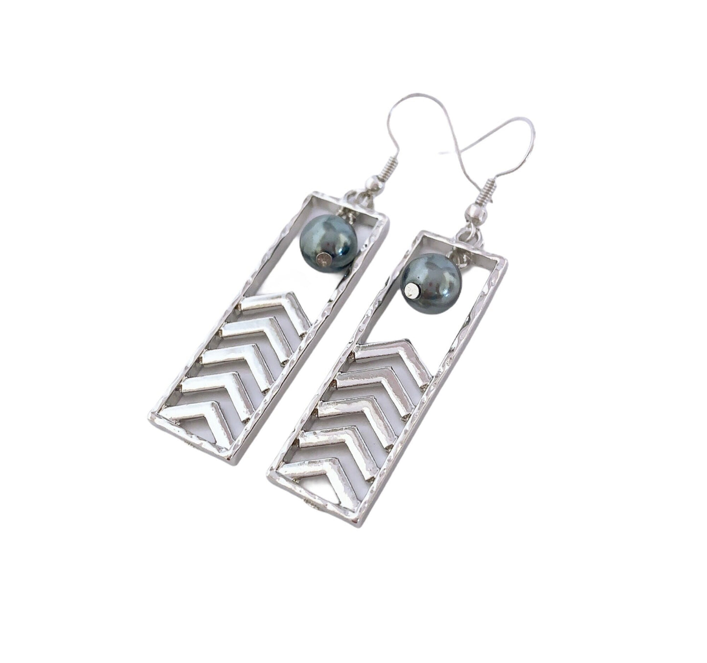 Hawaiian Tribal Rectangle Design: Hamilton Silver Earring with Shell Pearls