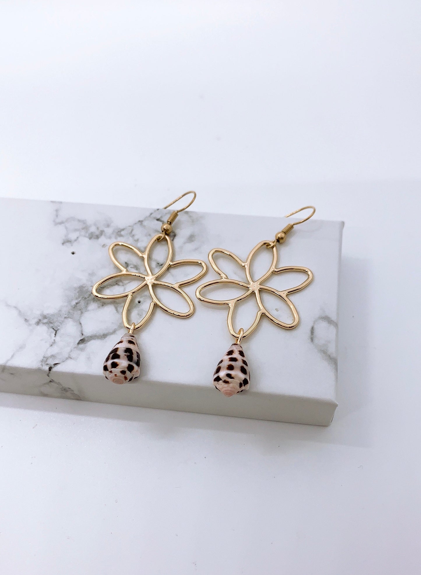 Hebrew come shell earring