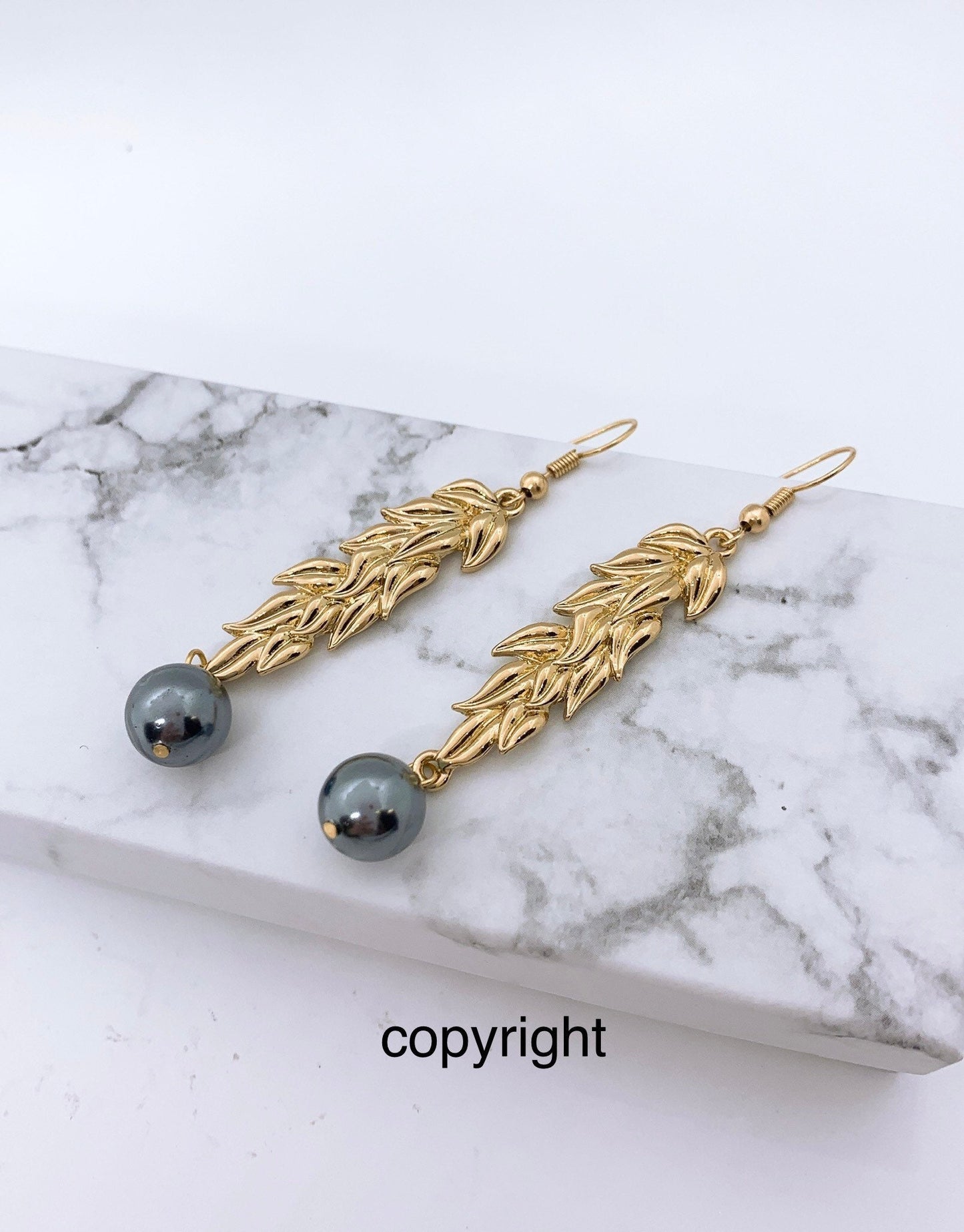 Maile lei Earrings : Hamilton Gold Earring with Shell Pearls