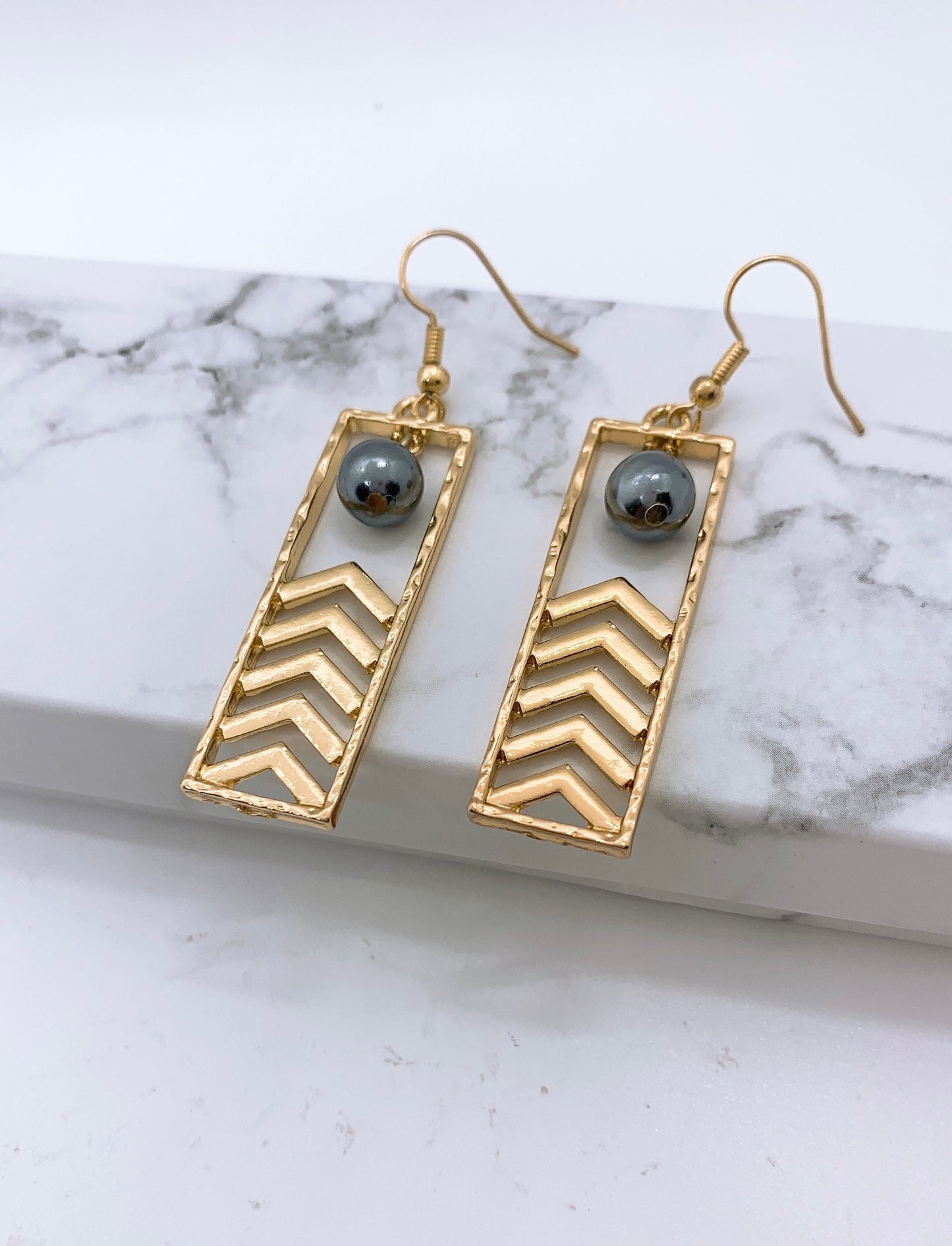 Hawaiian Tribal Rectangle Design: Hamilton Gold Earring with Shell Pearls