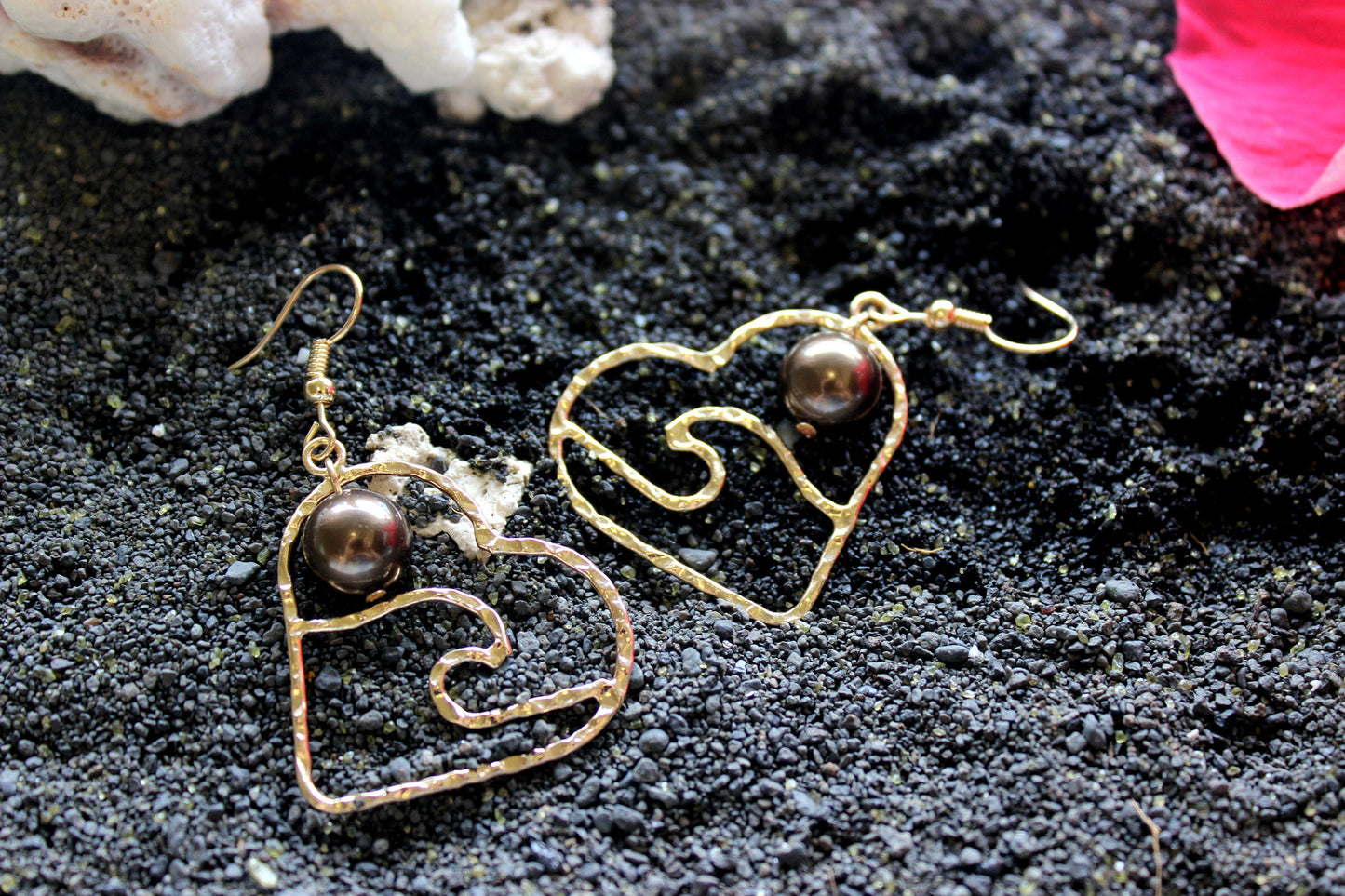 Heart Wave: Hamilton Gold Earring with  Shell Pearls