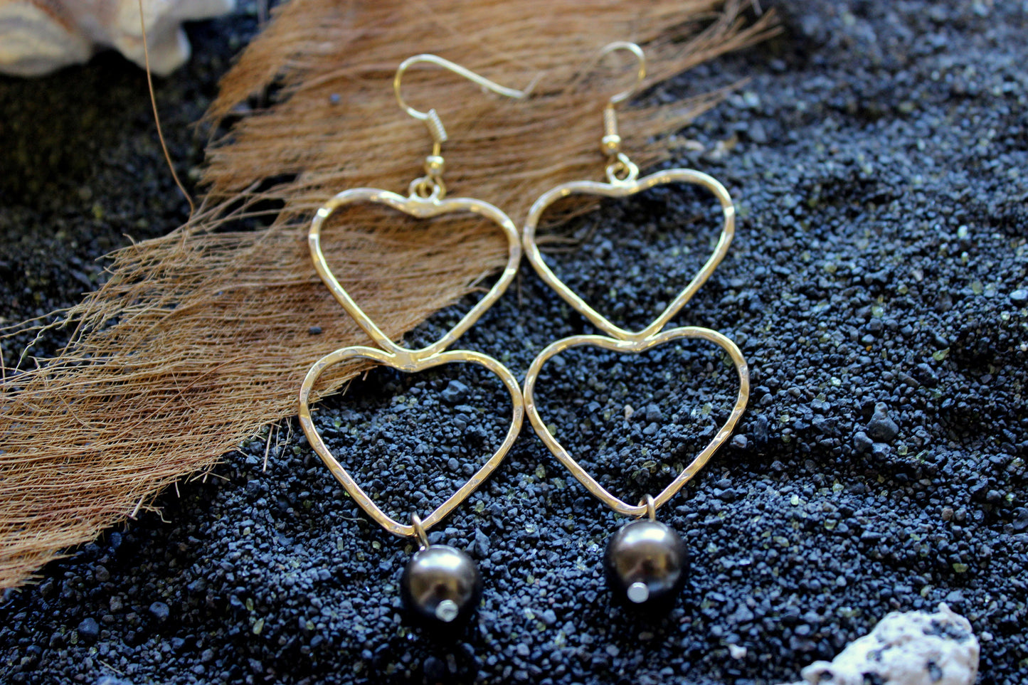 Soul Mates Hearts: Hamilton Gold Earring with  Shell Pearls