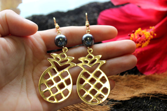 Large Pineapple: Hamilton Gold Earring with  Shell Pearls