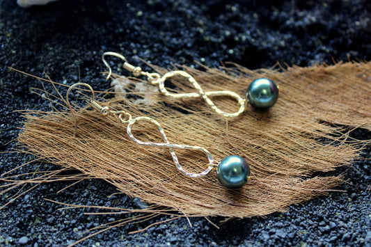 Infinity: Hamilton Gold Earring with  Shell Pearls