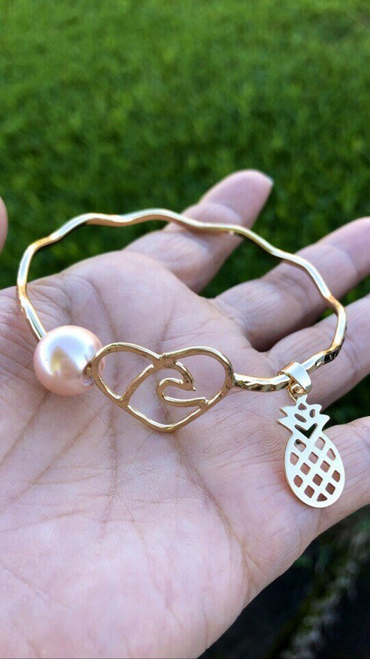 Heart Wave Wavy Bangle with Pineapple Charm and Pink Shell Pearl