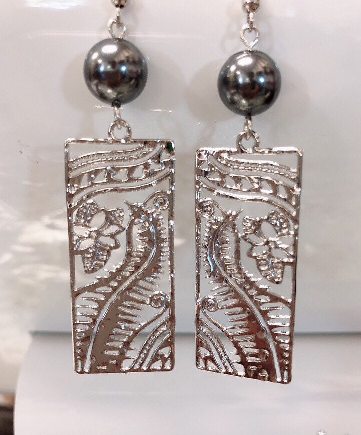 Tropical Tribal Fern Leaf: Hamilton Silver Hapu'u Leaf Earring with Shell Pearls