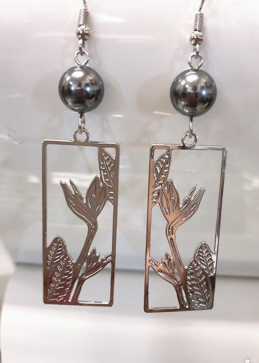 Hawaiian Bird of Paradise : Hamilton Silver Earring with  Shell Pearls