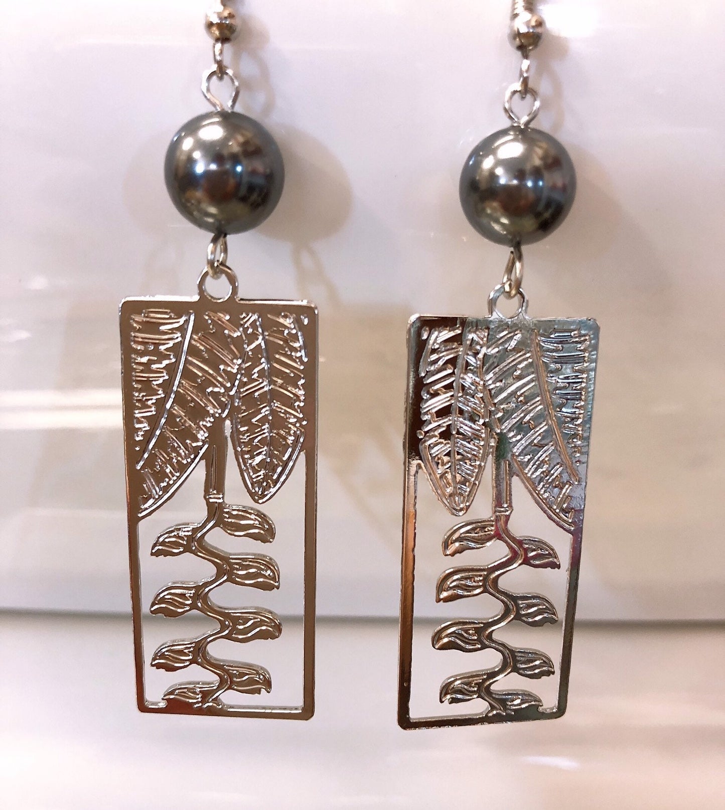 Hawaiian Heliconia Flower: Hamilton Silver Earring with Shell Pearls