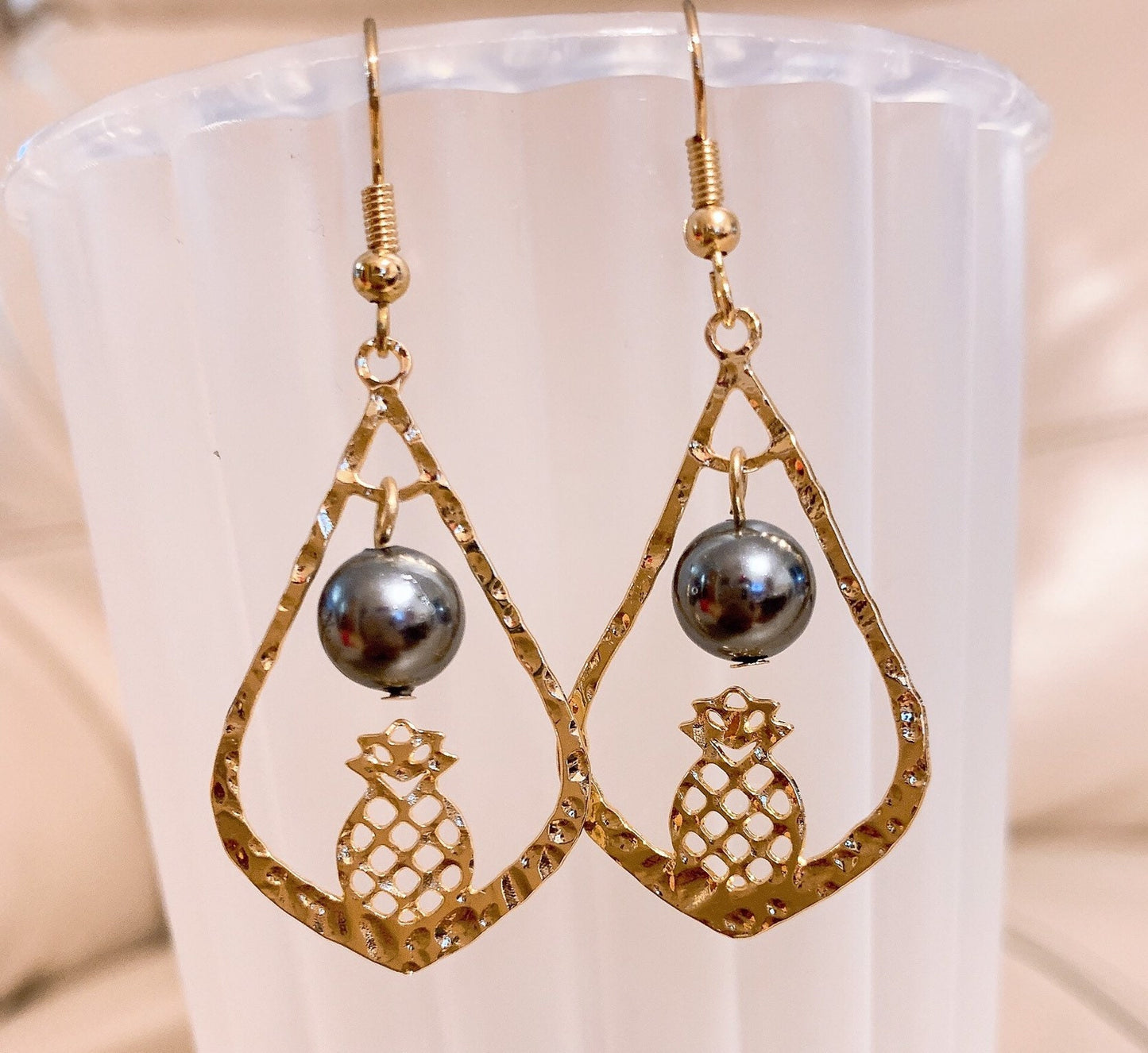 Pineapple Teardrop: Hamilton Gold Earring with Shell Pearls