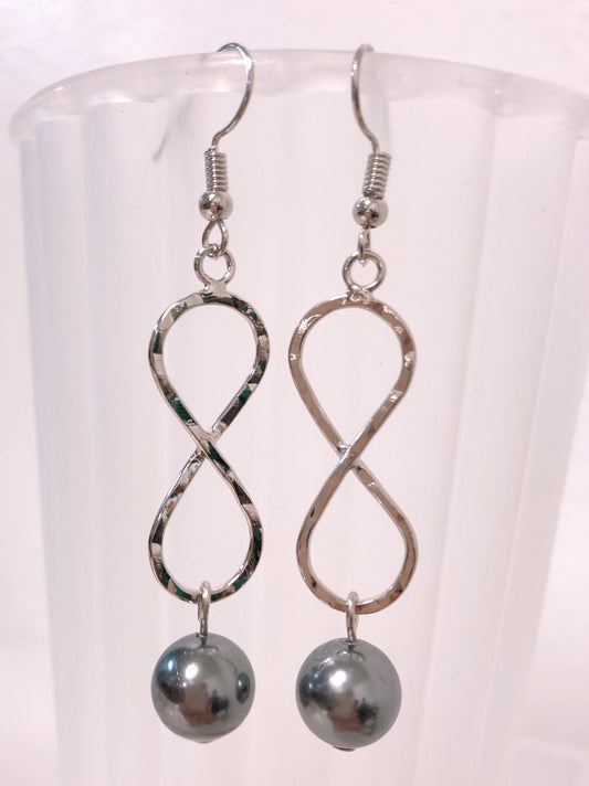 Infinity: Hamilton Silver Earring with  Shell Pearls