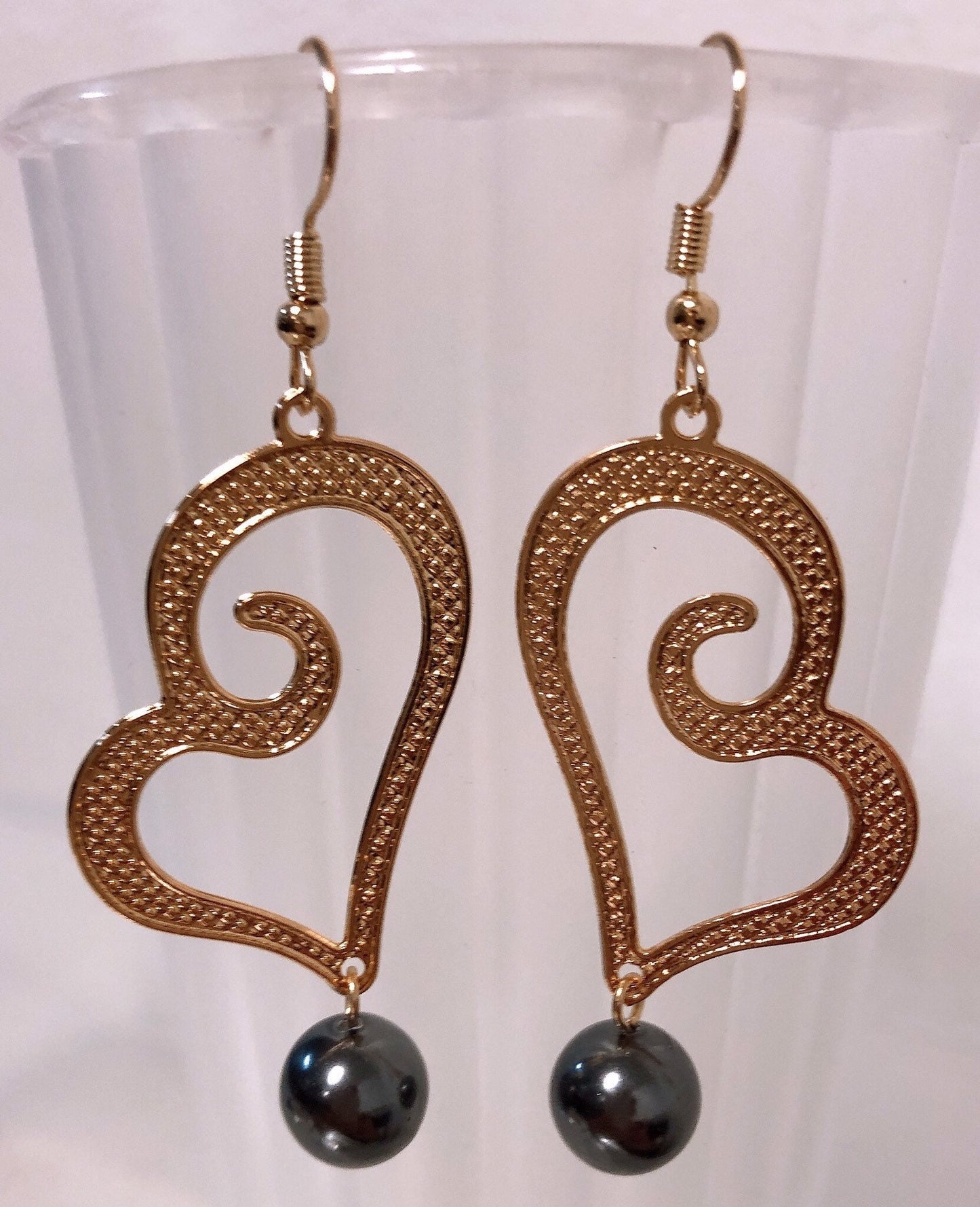 Swirly Heart : Hamilton Gold Earring with  Shell Pearls