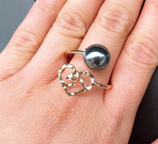 Hawaiian Hamilton Gold Double heart wave ring with gray black pearls