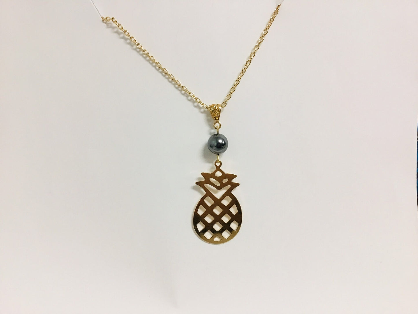 Large Pineapple : Hamilton Gold Necklace with Shell Pearls