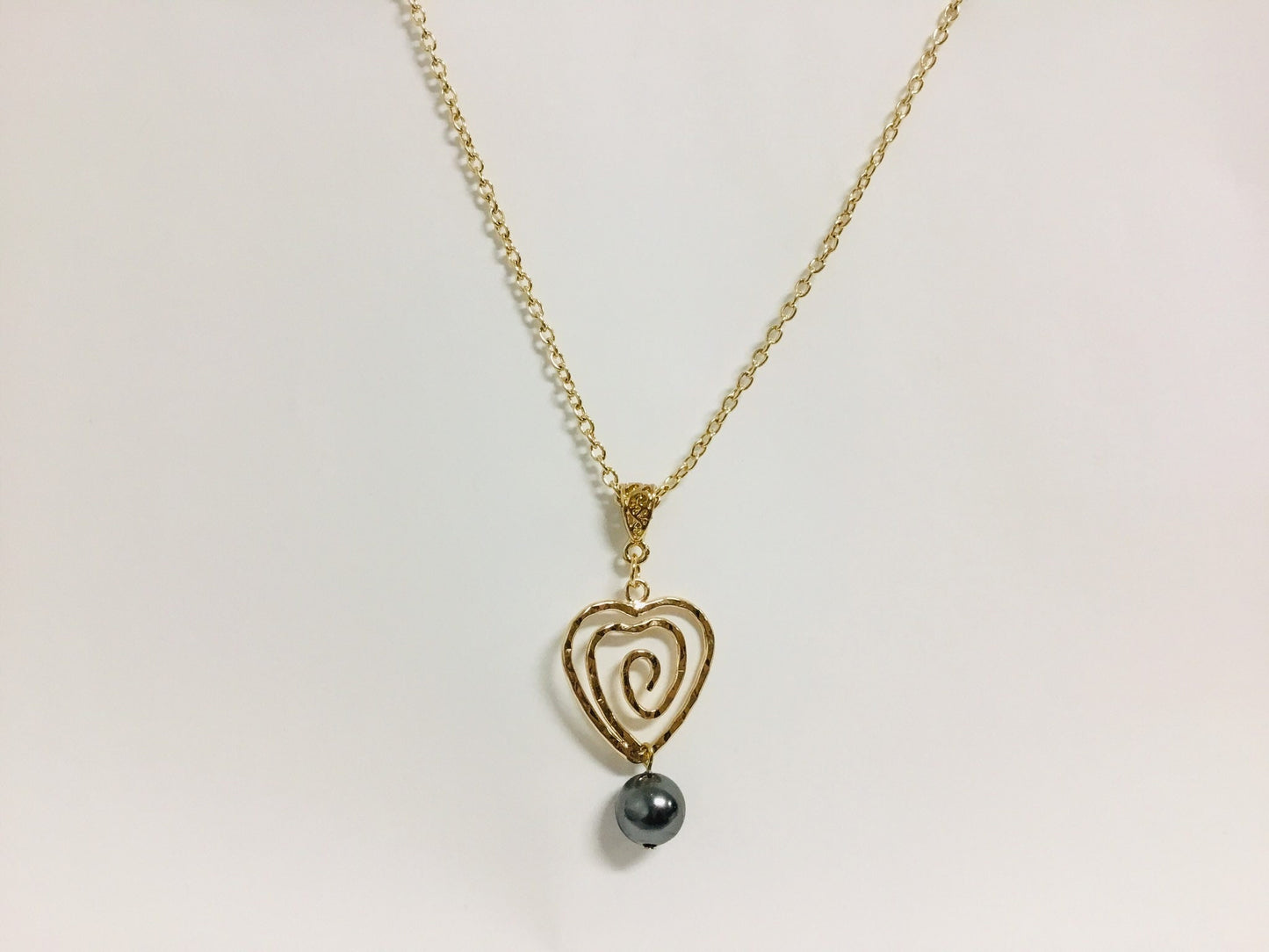 Heart Piko: Hamilton Gold Necklace with Shell Pearls