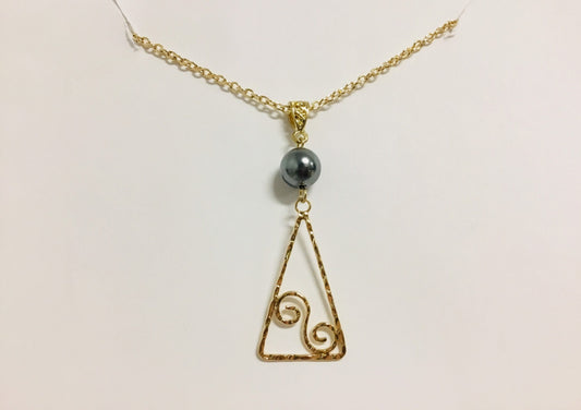 Spiral Triangle: Hamilton Gold Necklace with Shell Pearls