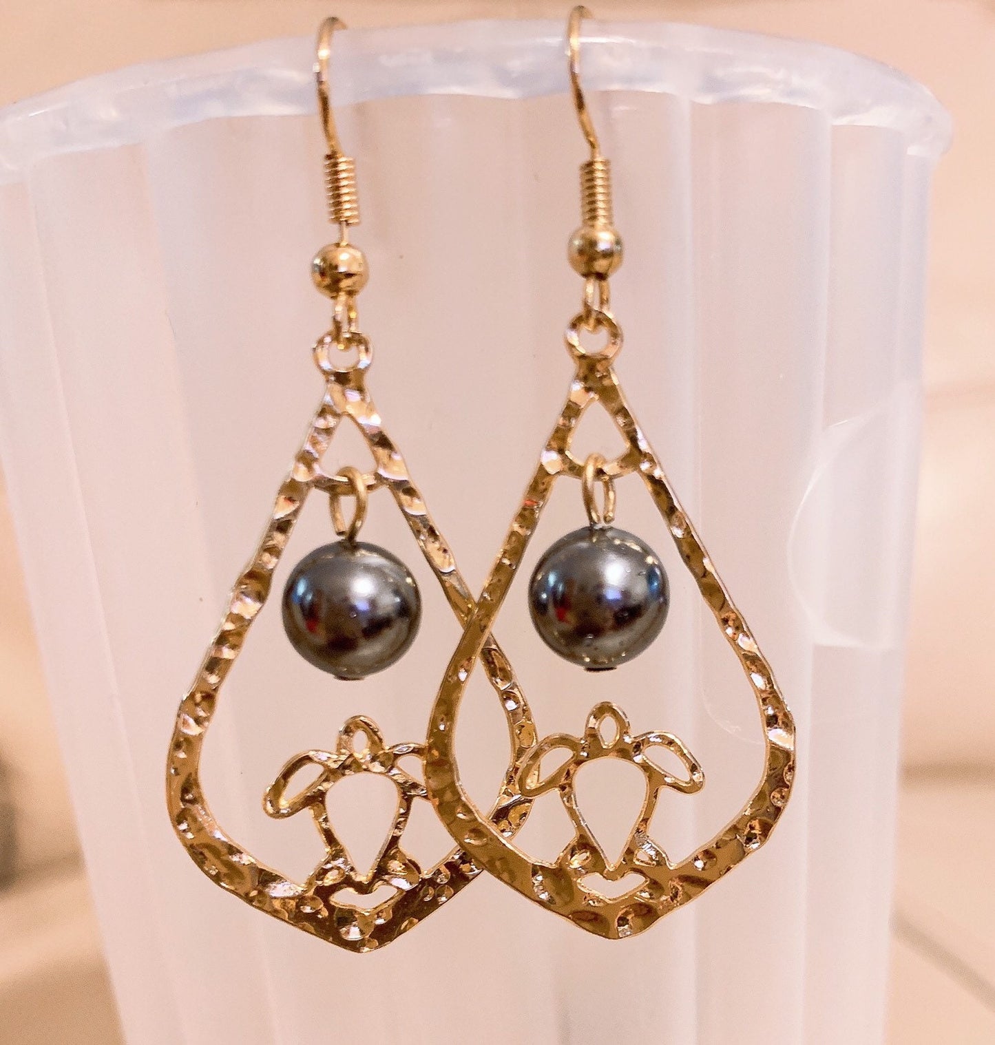 Turtle Teardrop: Hamilton Gold Earring with Shell Pearls