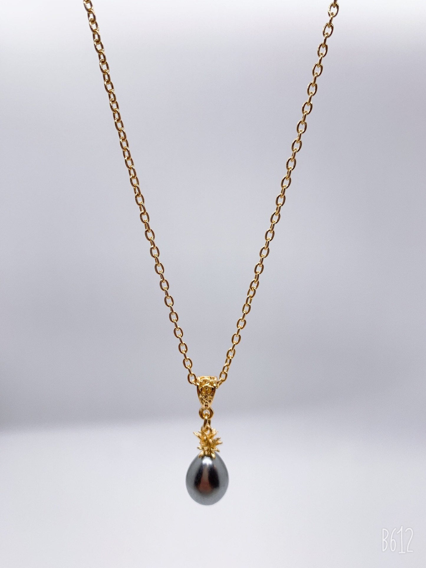 Teardrop Shell Pearl Pineapple : Hamilton Gold Necklace