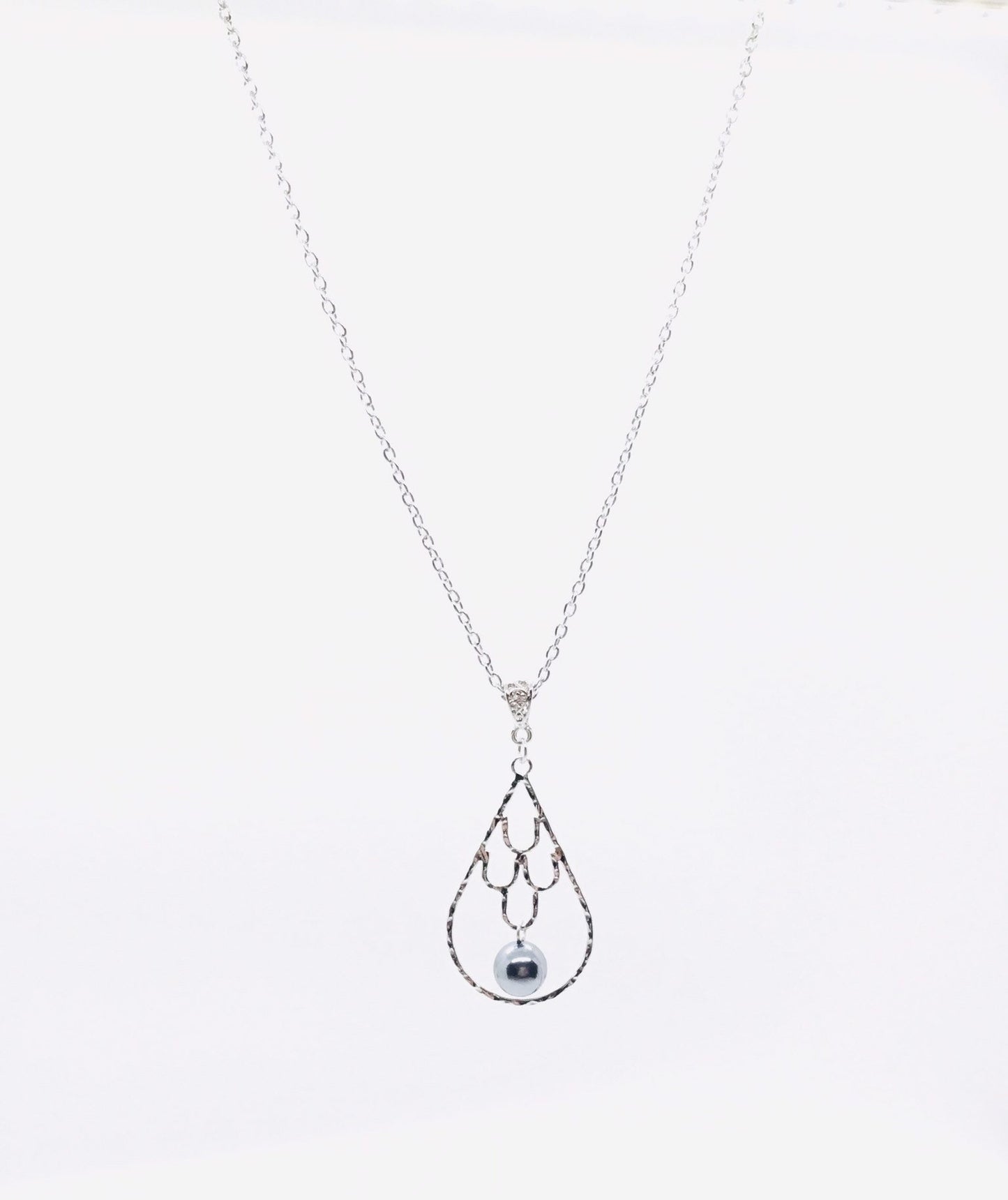 Mermaid Scales Teardrop : Hamilton Silver Necklace with Shell Pearls