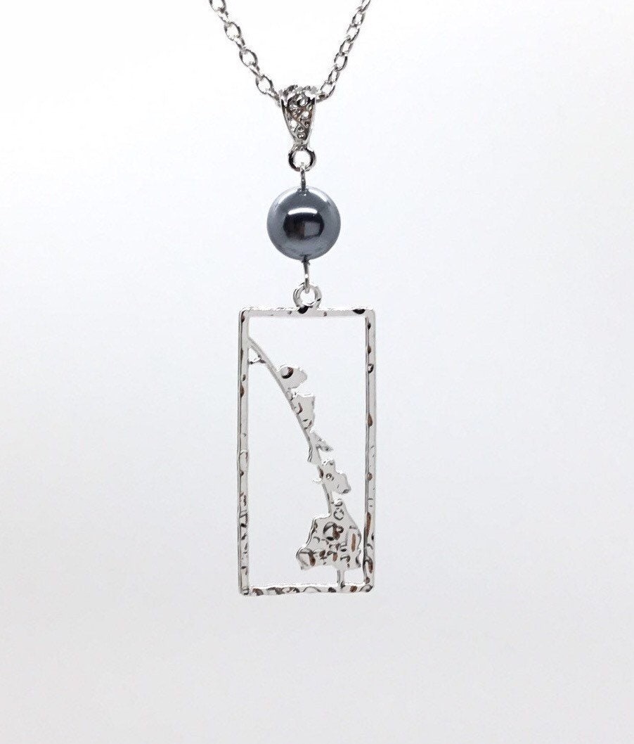 Hawaiian Islands State Rectangle Design : Hamilton Silver Necklace with Shell Pearls